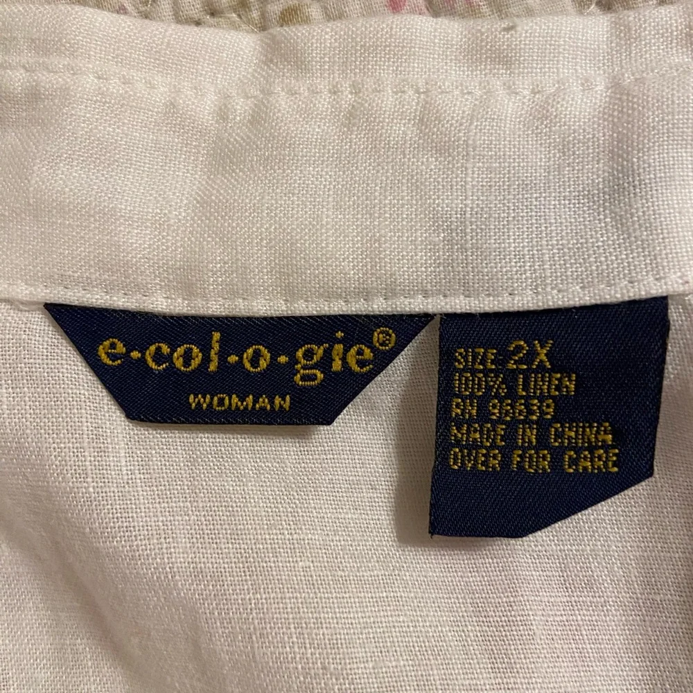 Plus Size White Linen Button Down Top - Picture 5 of 6